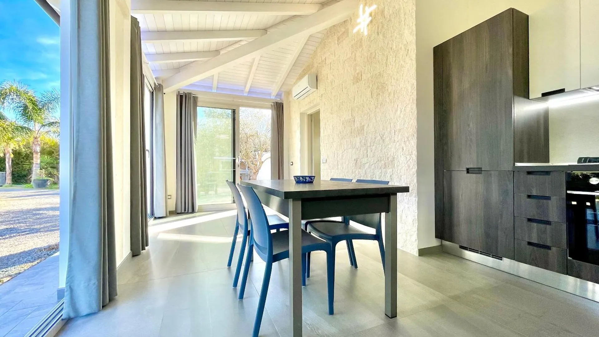 Wind Rose Villa Girasole 0*,  İtalya